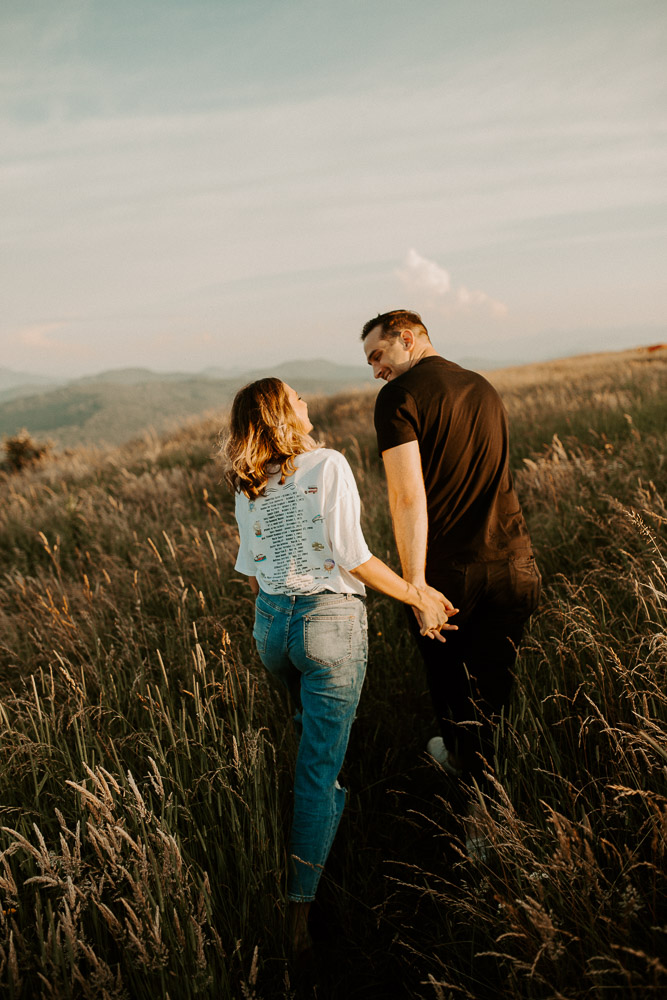Luke Lambertson Photo_www.lukelambertson.co_Max Patch_Asheville,NC_ Adventure Couples Session_IMG_0691.jpg