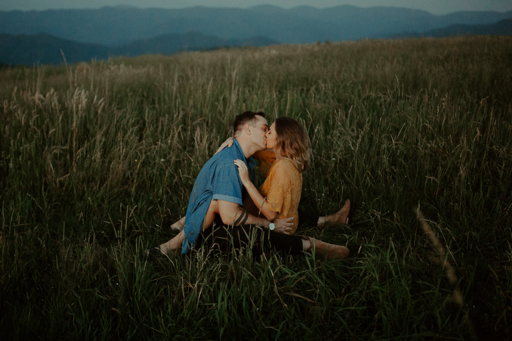 Luke Lambertson Photo_www.lukelambertson.co_Max Patch_Asheville,NC_ Adventure Couples Session_IMG_1603.jpg
