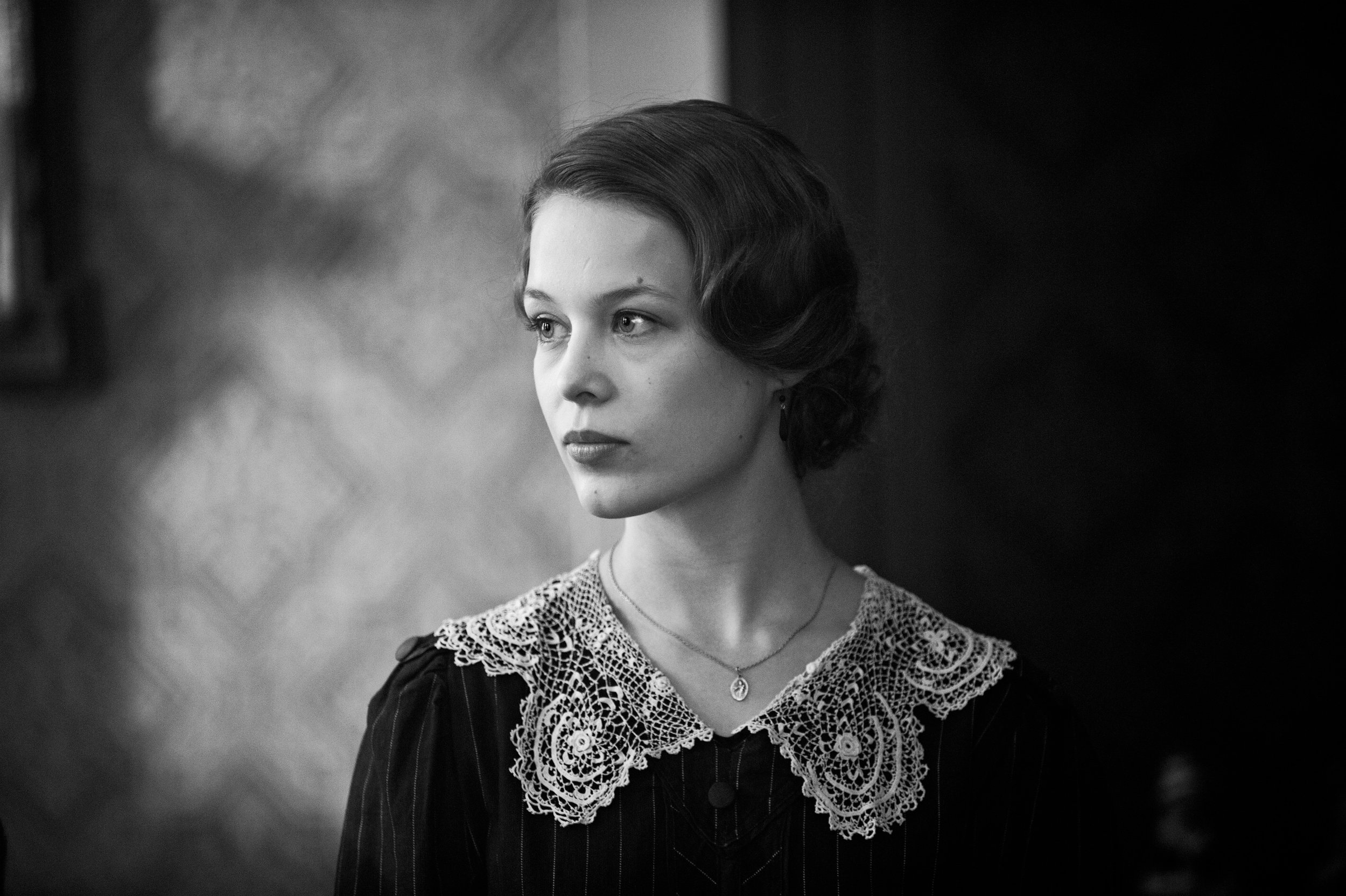 PAULA BEER | Anna | FRANTZ