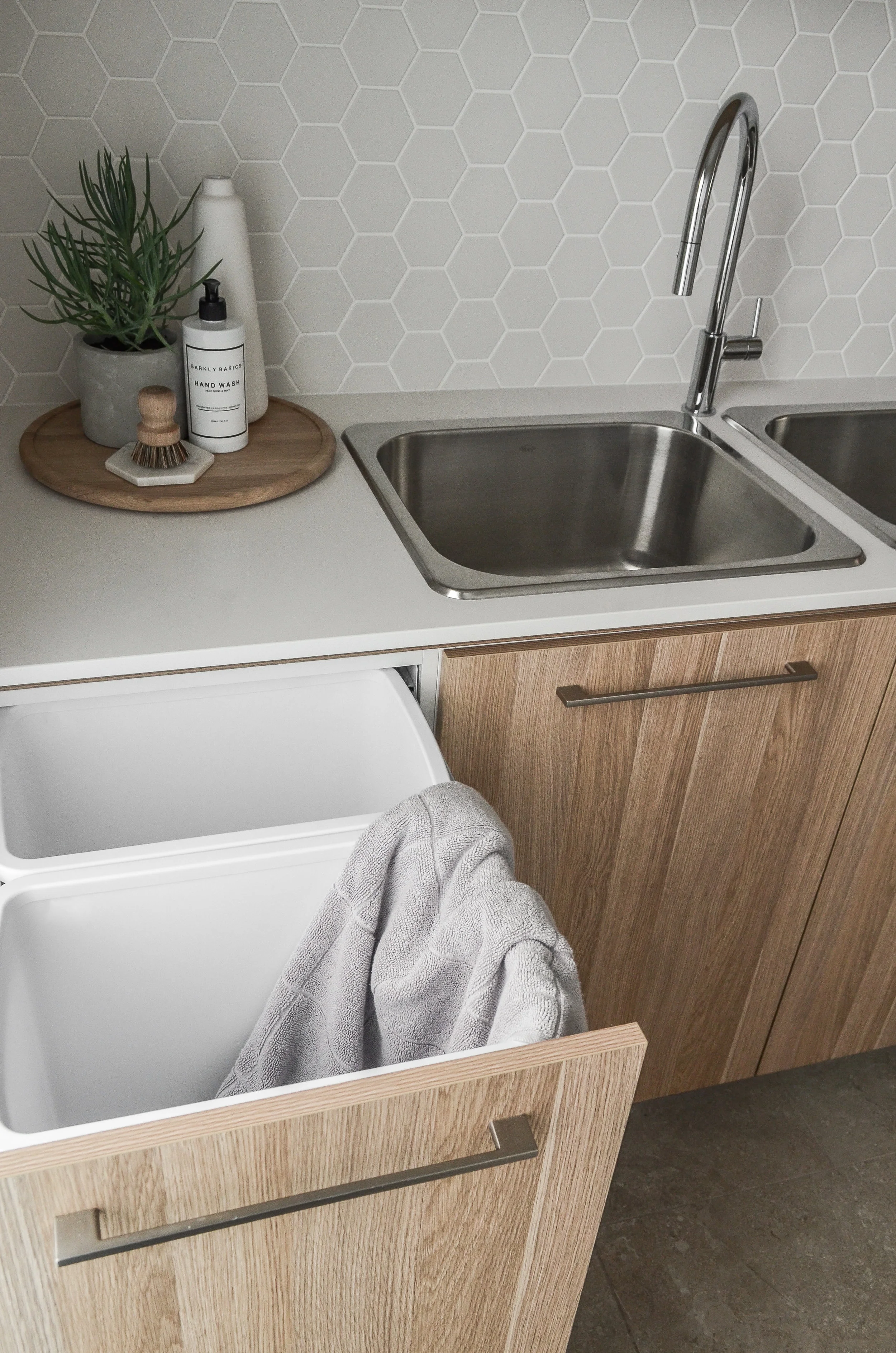 Zephyr and Stone • Beach House Laundry