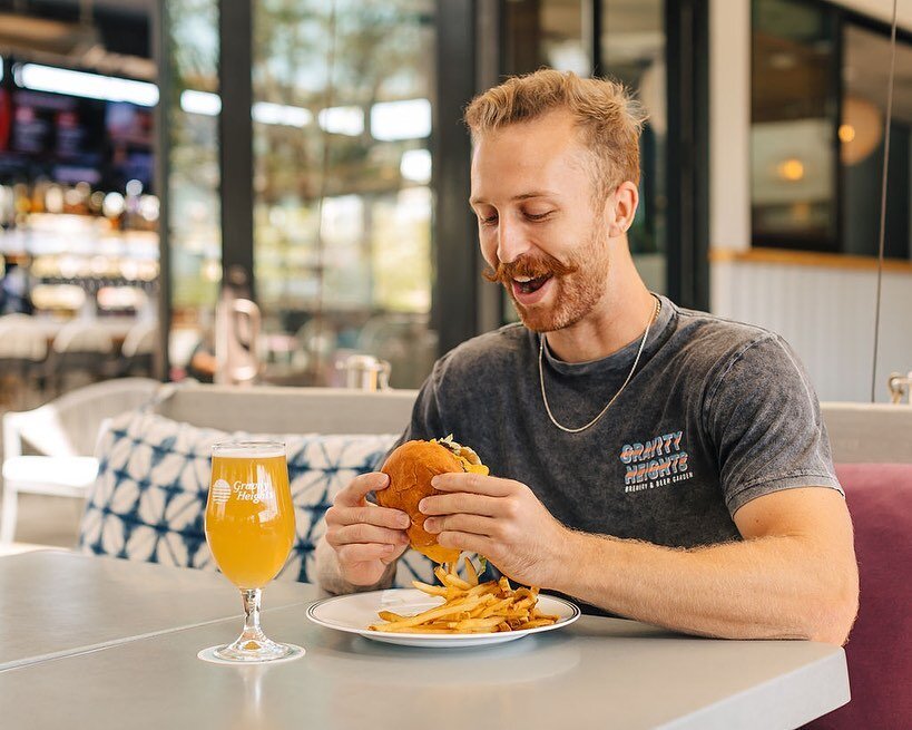 We hope you&rsquo;re looking at the weekend the same way we&rsquo;re looking at this burger🤤 

open for brunch all weekend starting at 10:30!