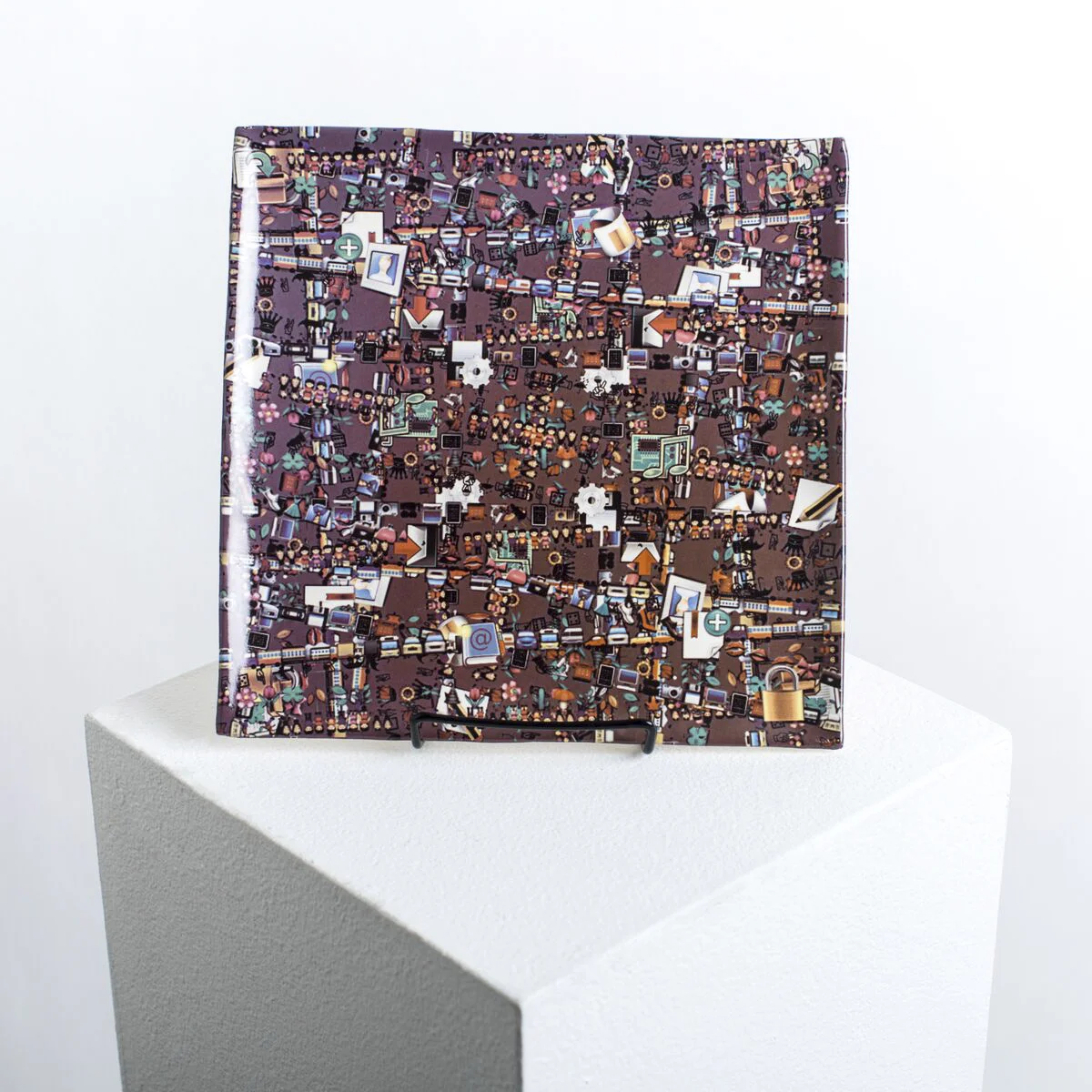 Claudia Hart_Augmented Dishes_6E4A8940_1.jpg