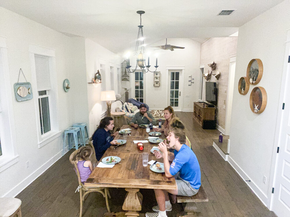 Family Dining at Cinnamon Shore (Copy)