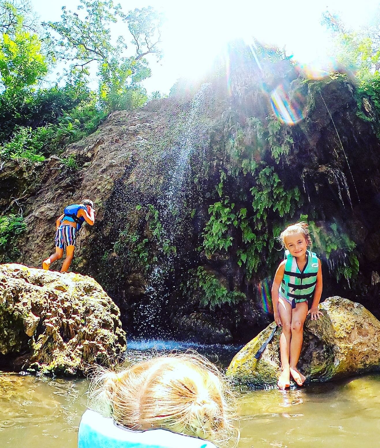 We spent literally the entire day at Krause Springs yesterday. I don&rsquo;t know that I will have time to write a blog on this one, so believe me, just get there. 💦 🍃 Spicewood, Texas 📍 Have you been? 
.
.
.

#runwildmychild #spicewoodtx #krauses