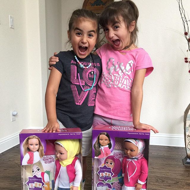 We're as excited as Maryam and Layla to share our #BlackFriday2018 &amp; #CyberMonday specials with you ... very soon! 😍
Have you signed up to be the first to know? 
Click link in the bio now &amp; don't miss out: bit.ly/SSS-signup 💝
-
Specials app