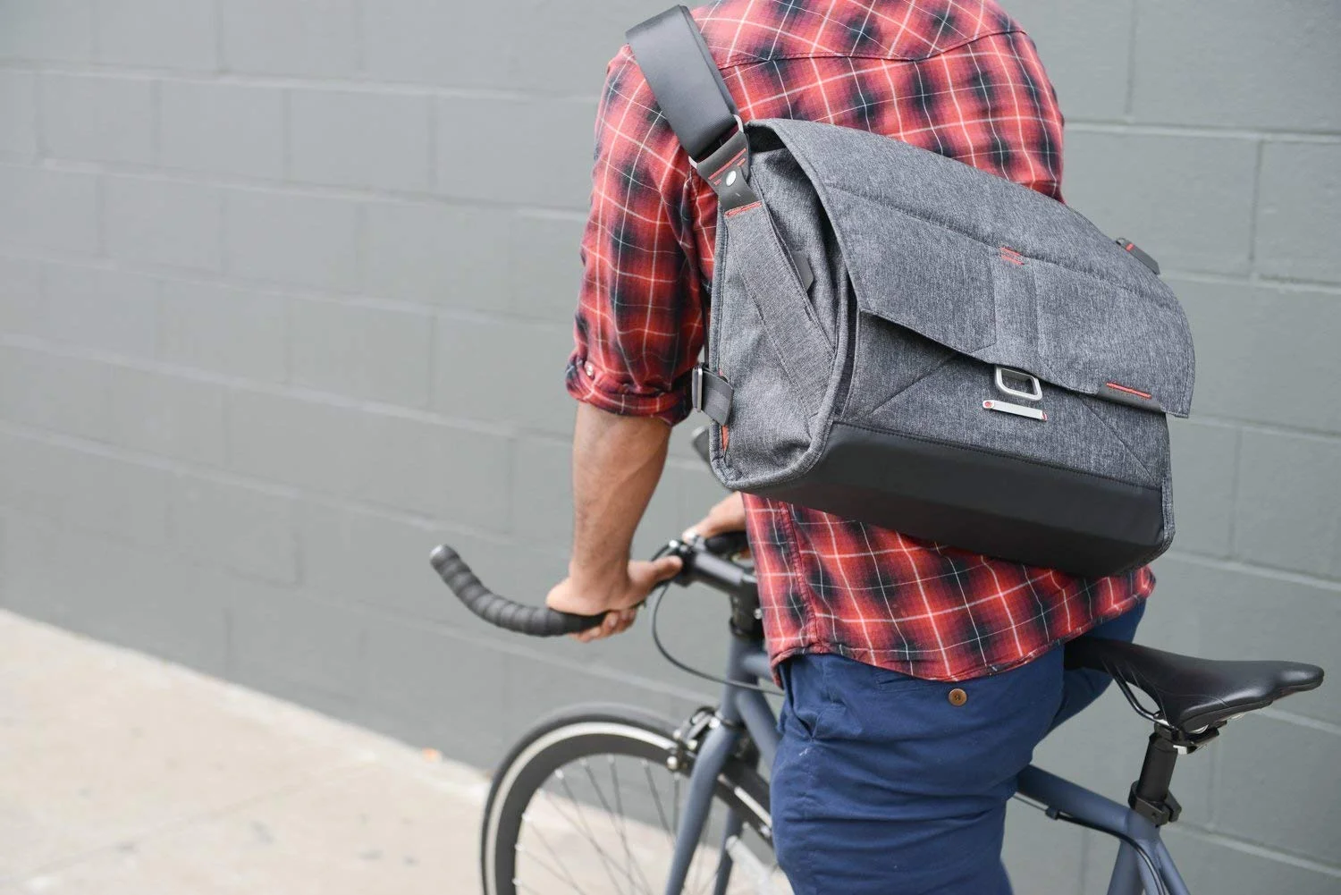 15EverydayMessengerBike.jpg
