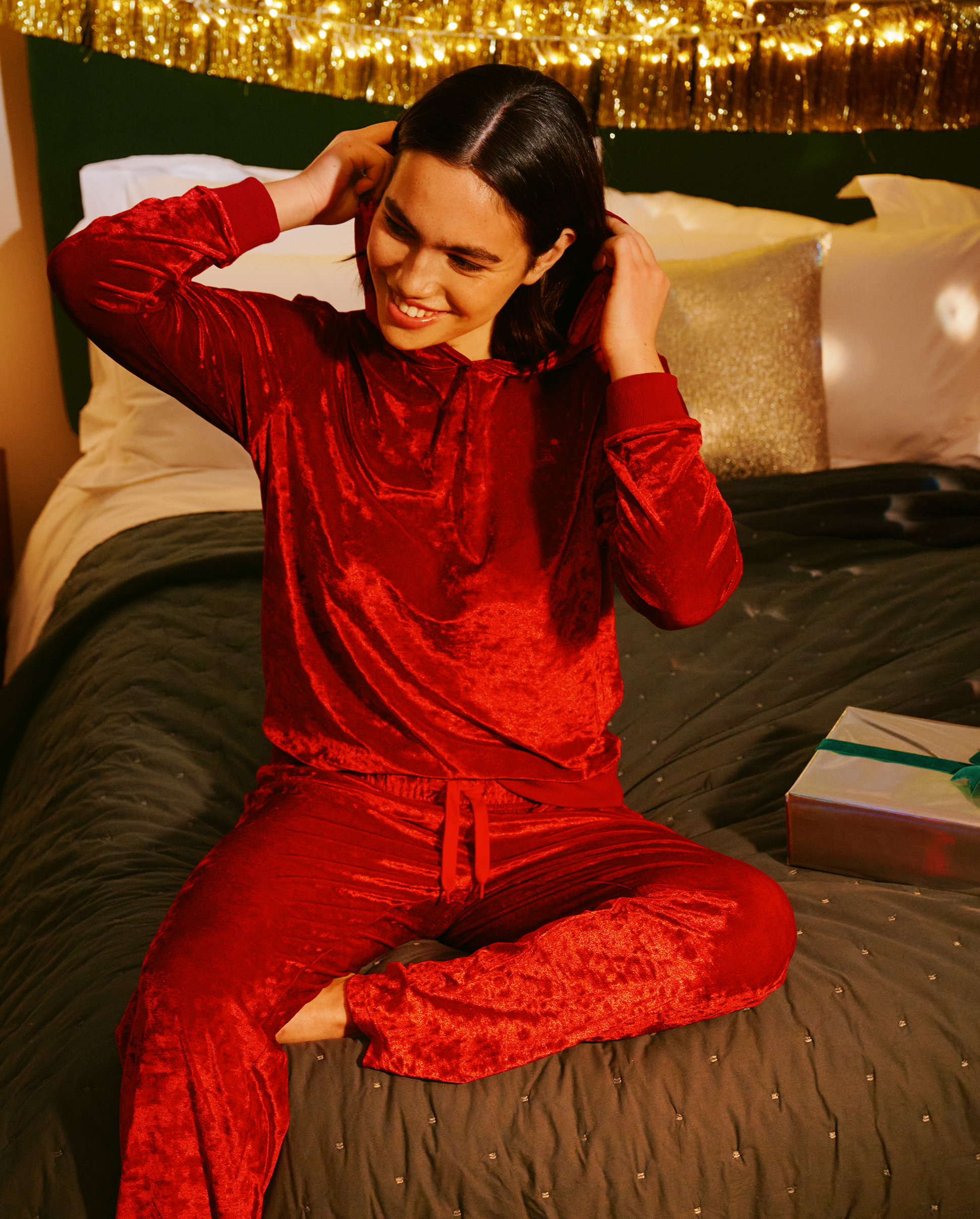 5647942-MO-001-velour-straight-leg-lounge-set-GC-JUN1925-RGB.png