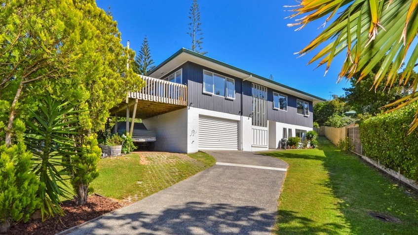 38 AWARUKU ROAD, TORBAY.jpg