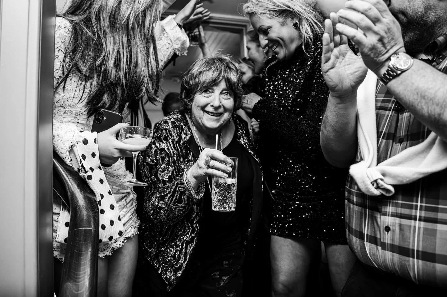 Loved capturing this iconic Wolf of Wall Street themed 50th birthday a few weeks ago. More to come! 💵🪩🥂 @samslipper @white_haven_house #thewolfofwallstreet