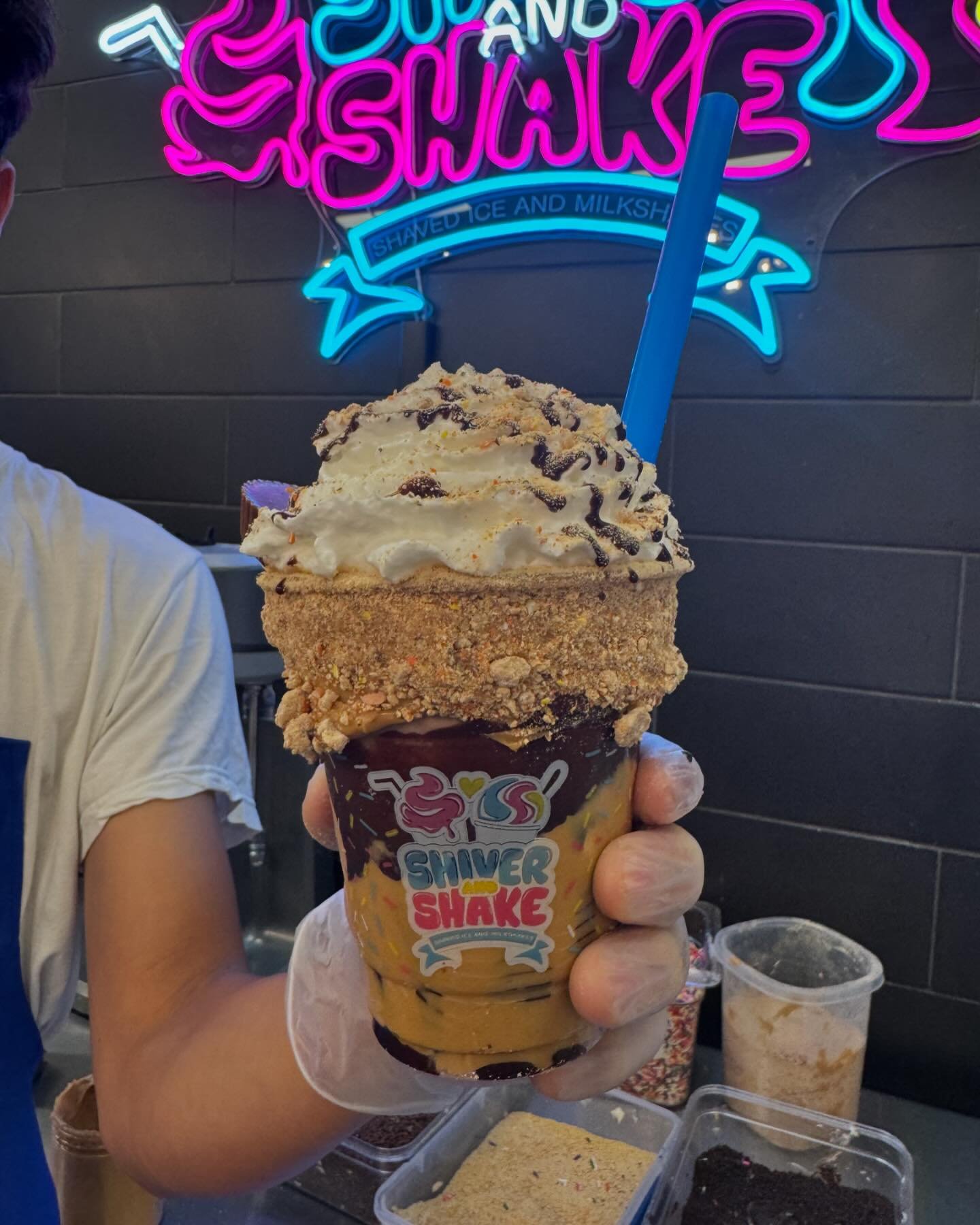 Ok guys, the staff is having a competition&hellip;which one of these looks the best?

A. Peanut butter explosion shake
B. Oreo crazy shake
C. Mango&ntilde;ada shaved ice

Let us know 👇👇