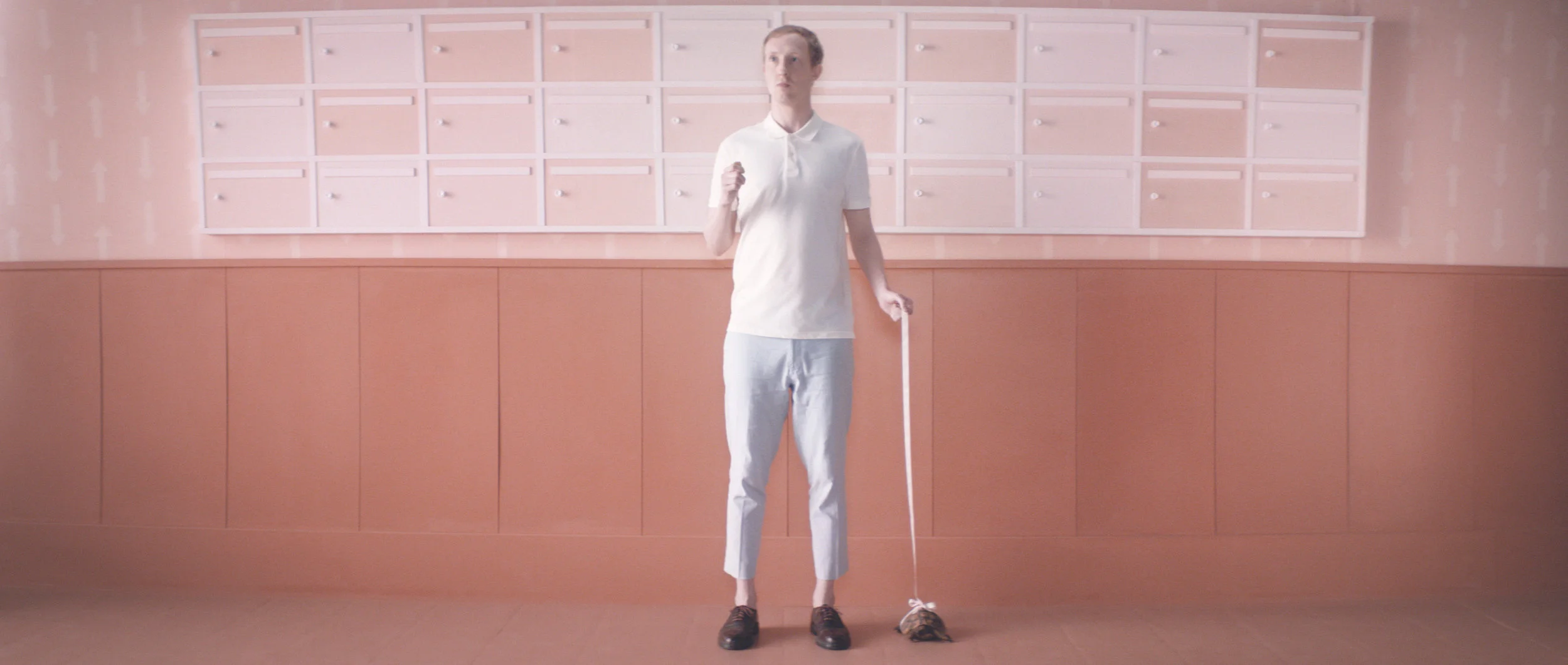 The Man With A Coin_Still_02_Fahrstuhl_neu.jpg