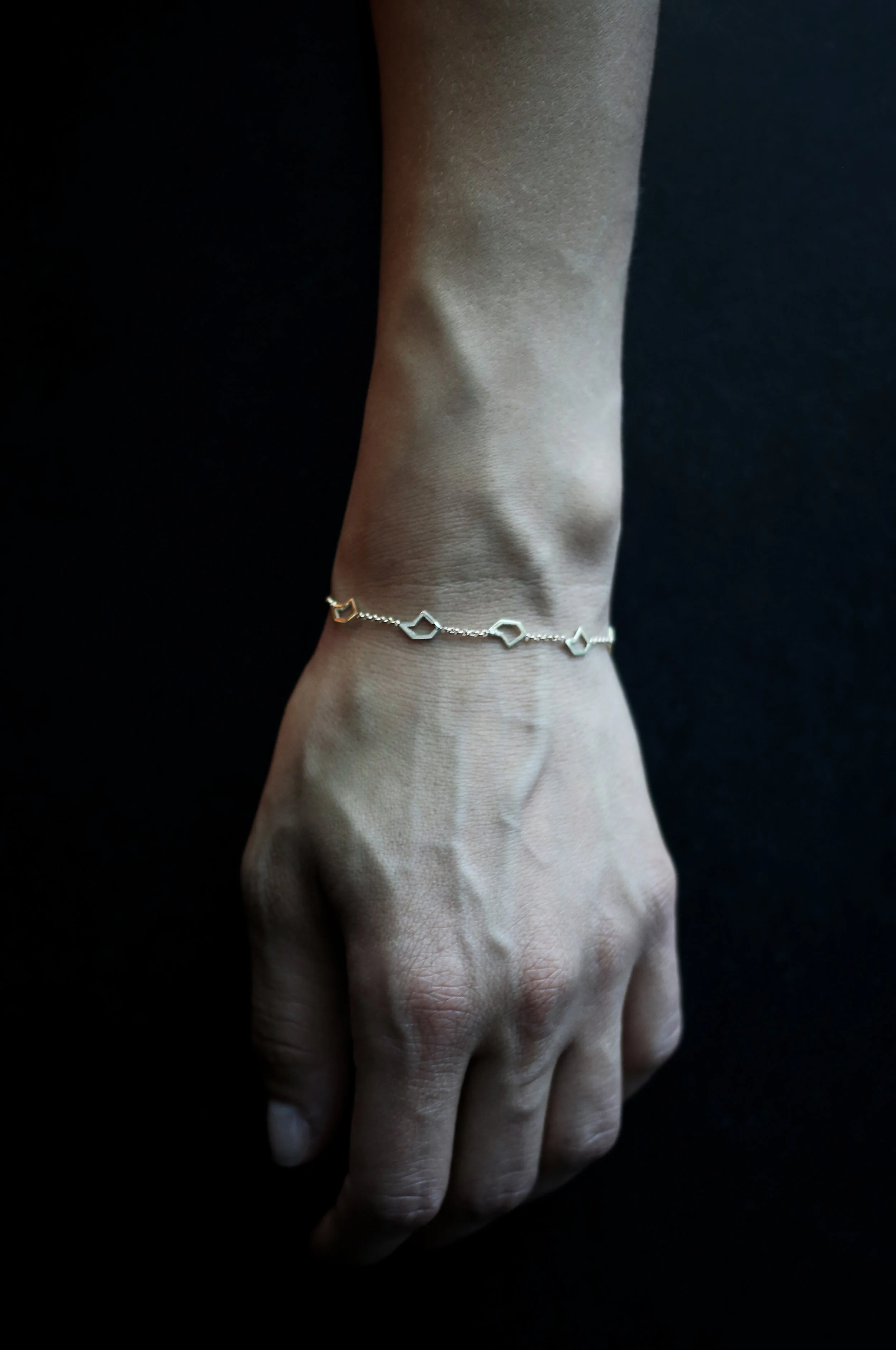 The 'PAFTA' bracelet • 14ct gold