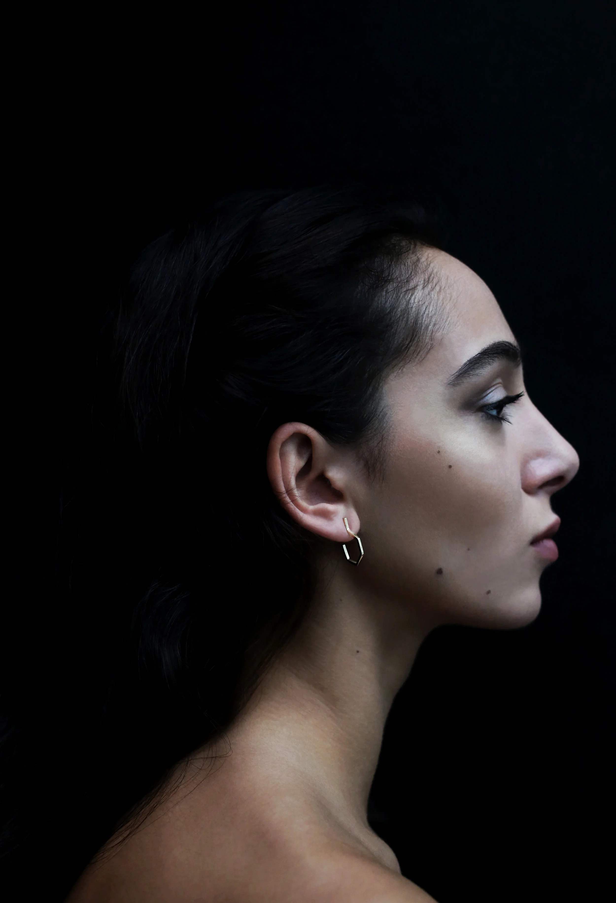 The 'SARA' small hoops • 14ct gold