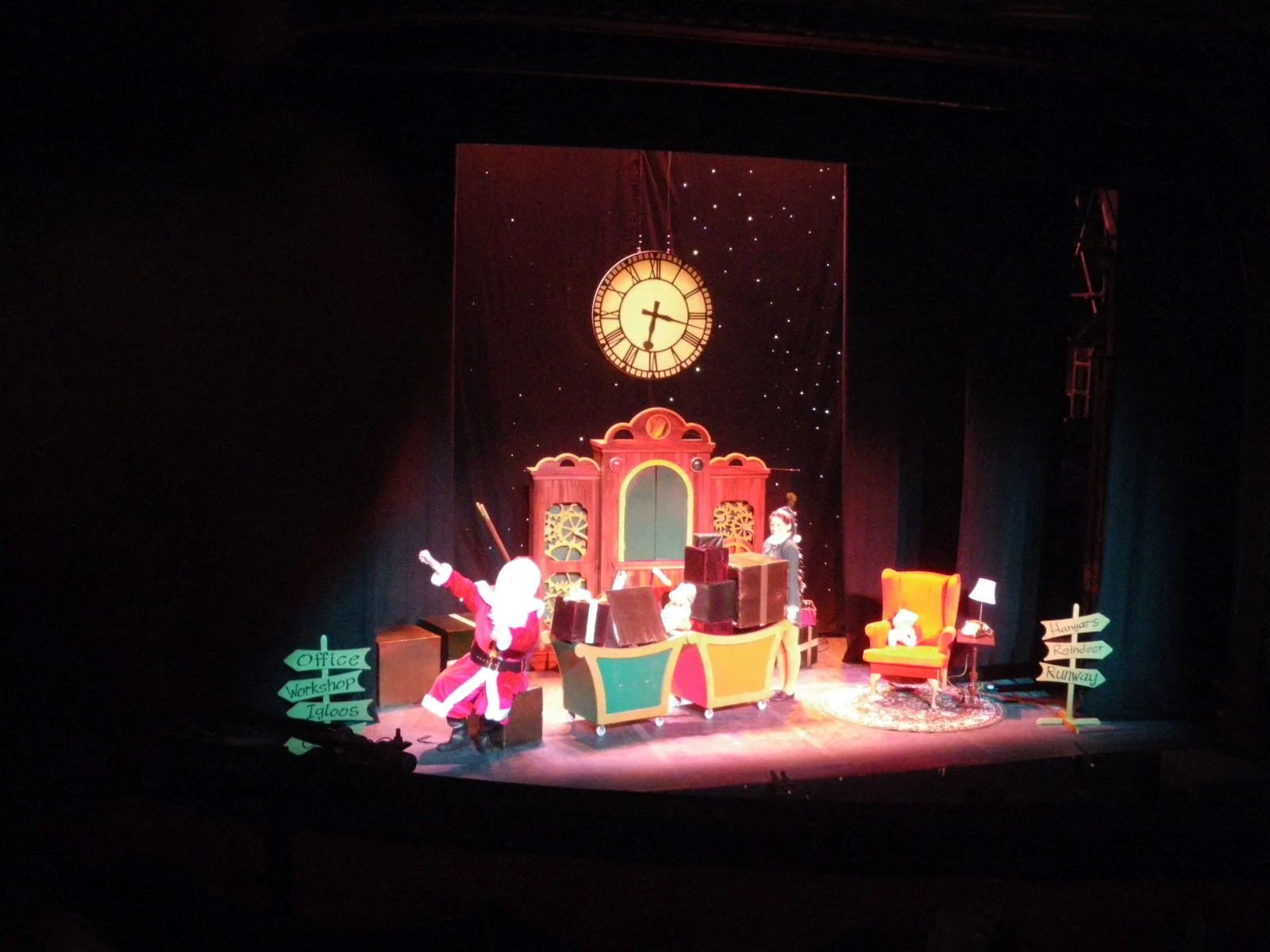 The Night Before Christmas TIN SHED 09