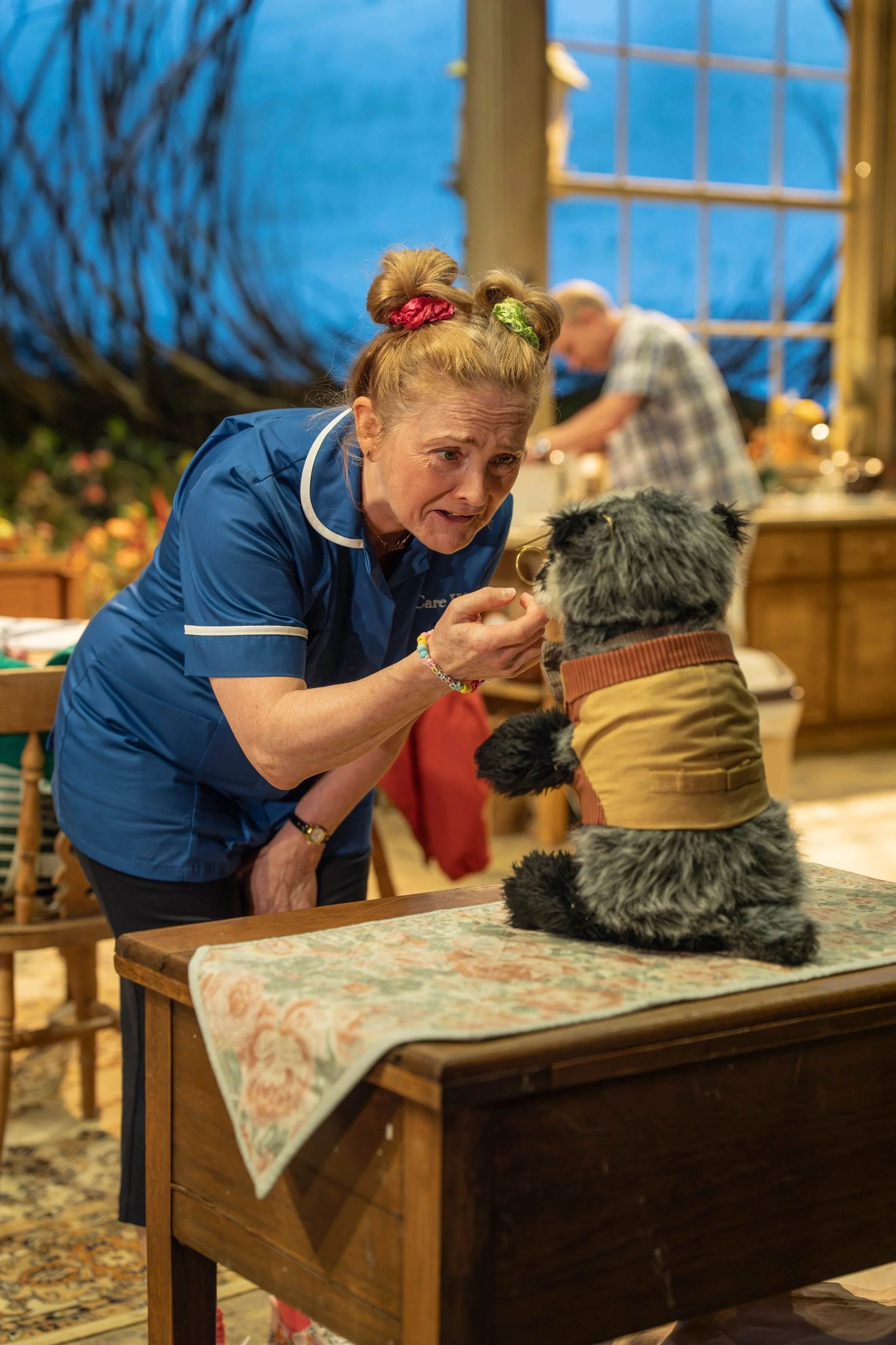 Lizzie-Hopley-as-Linda-in-Eclipse-at-Chichester-Festival-Theatre-Photo-Ellie-Kurttz_058.JPG