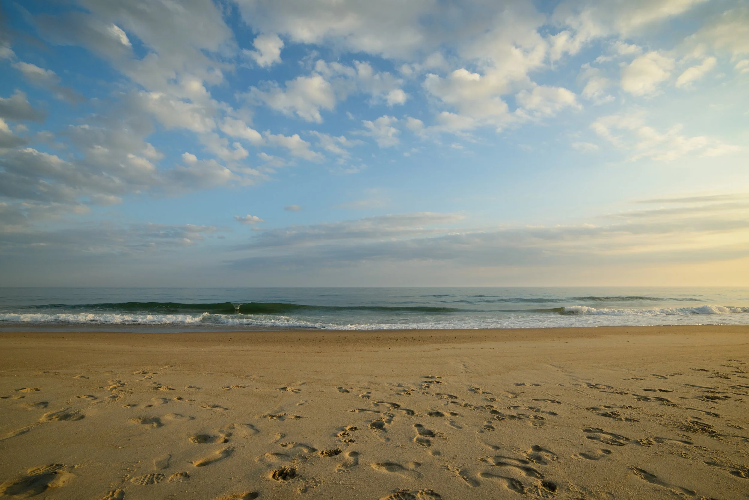 Footprints on Beach (GH).jpg