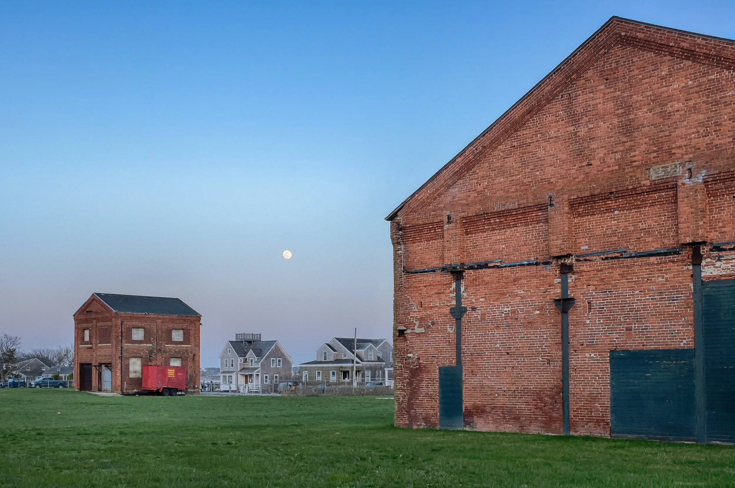 Electric Company Moonrise (GH).jpg