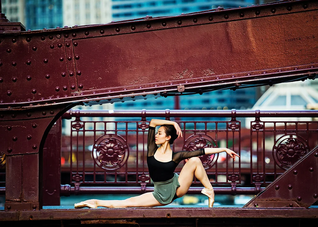 chicago-river-dancer-3784-web.jpg