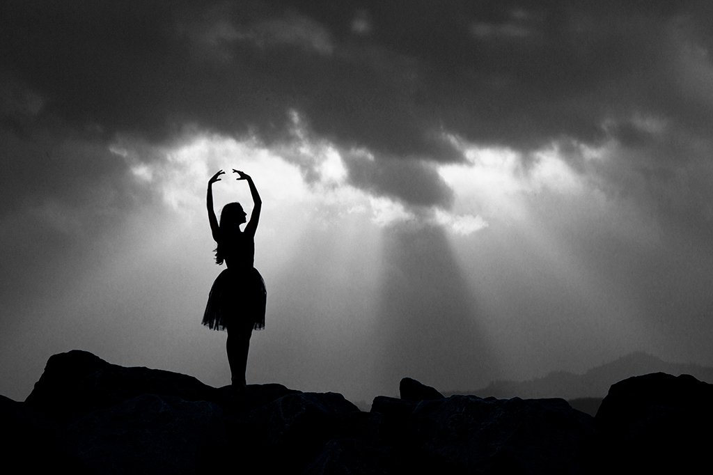 dancer in the clouds_7859 b&w web.jpg