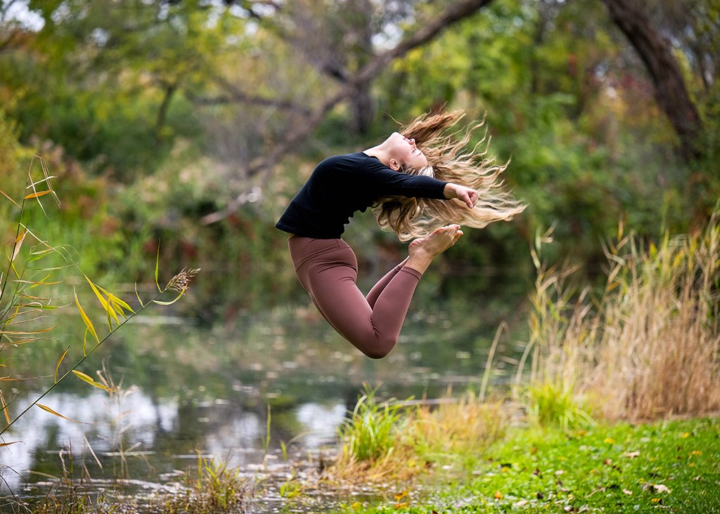 dancer at the pond_1147 web.jpg