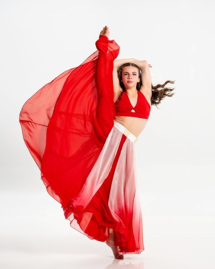 Here are some more images from Layla's artistic session!💃🏻⁠
⁠
Check out the RMP website in my bio for more information on booking your artistic session or send me a message and we can get you on the calendar😄⁠
⁠
Photo: @ronmckinneyphoto⁠
Dancer: @