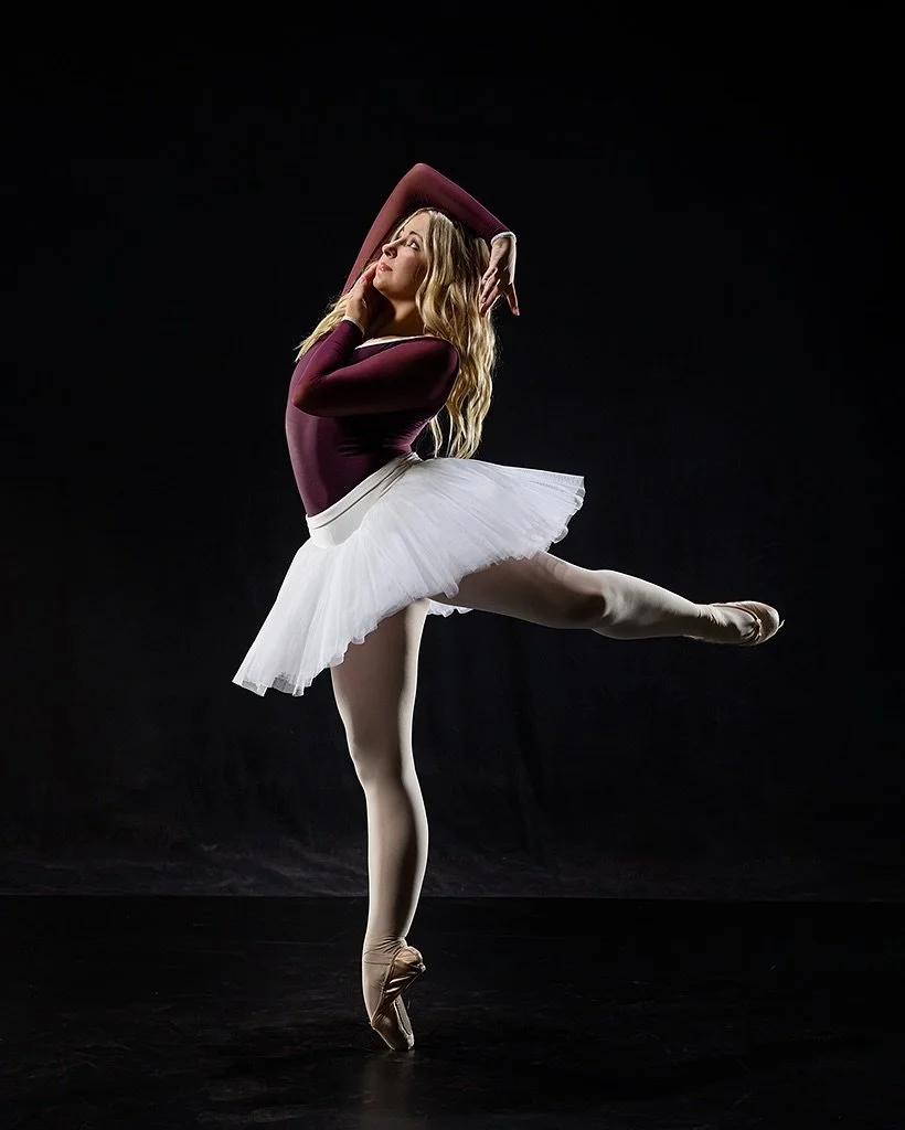 A few classical ballet shots of Gianna from her artistic photo shoot here in the studio. 
Photos:  @ronmckinneyphoto 
Dancer: @giannajunge 
Company:  @aaballetcenterfordance 
#dancephotography #dancephotographer #dancephoto #dancephotoshoot #dancep