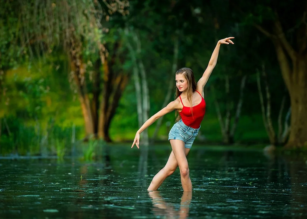 water static pose_5732 final web.jpg