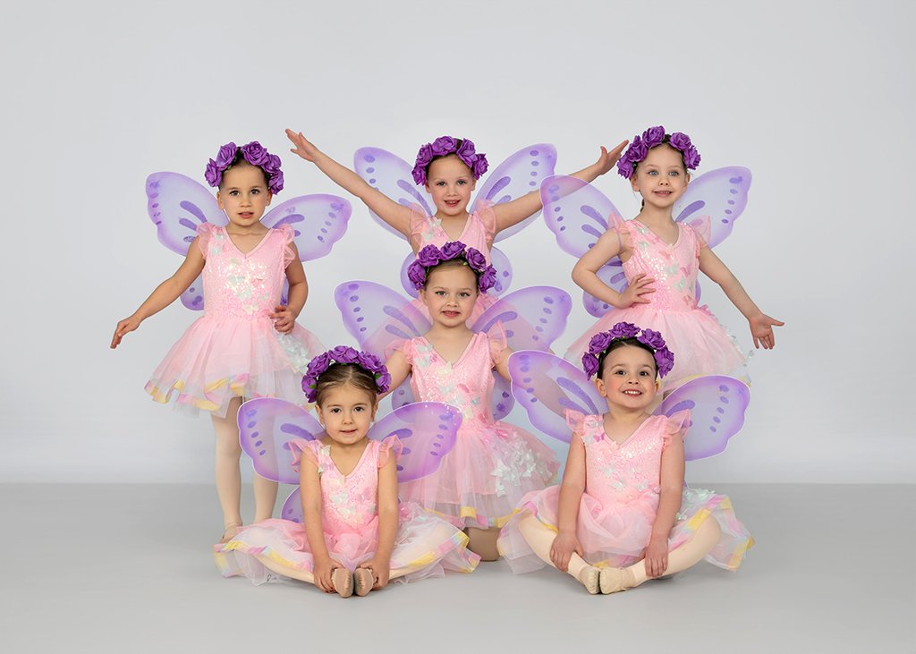 a butterfly fly away RMZ_5947 web.jpg