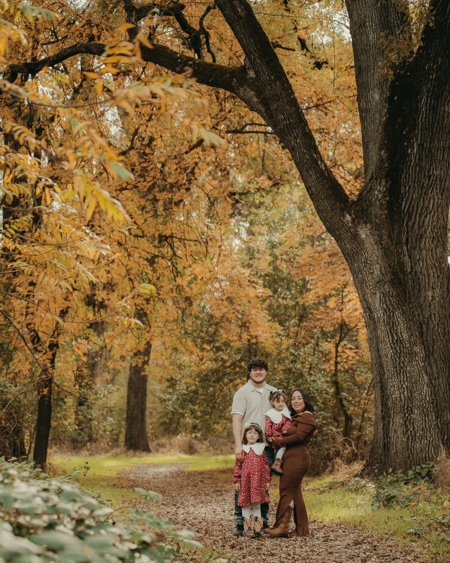 Chico is a huge playground of seasonal colors. 🍂 🍁

Celeste + Family