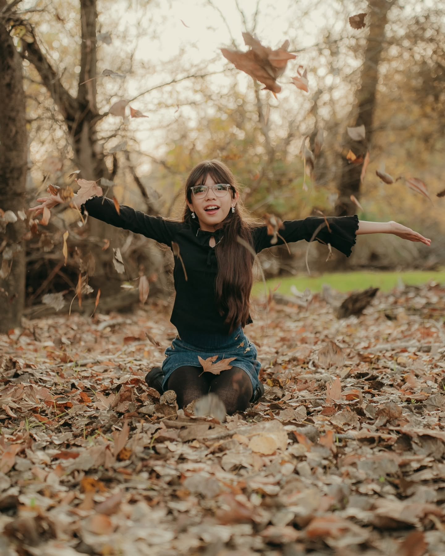 Believe it or not , there are still leaf piles all over the place and it's been so tempting for me to just dive in. Would you? 🍂