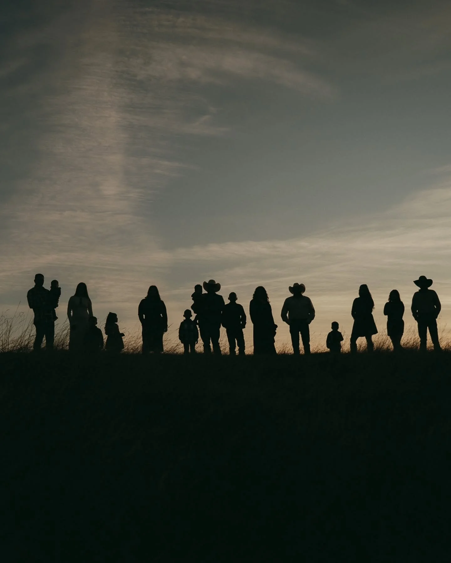It's gotta become a tradition. 

Those large family sessions, with the same faces from last year but tiny additions; make a session fun and different each time. 

🤎