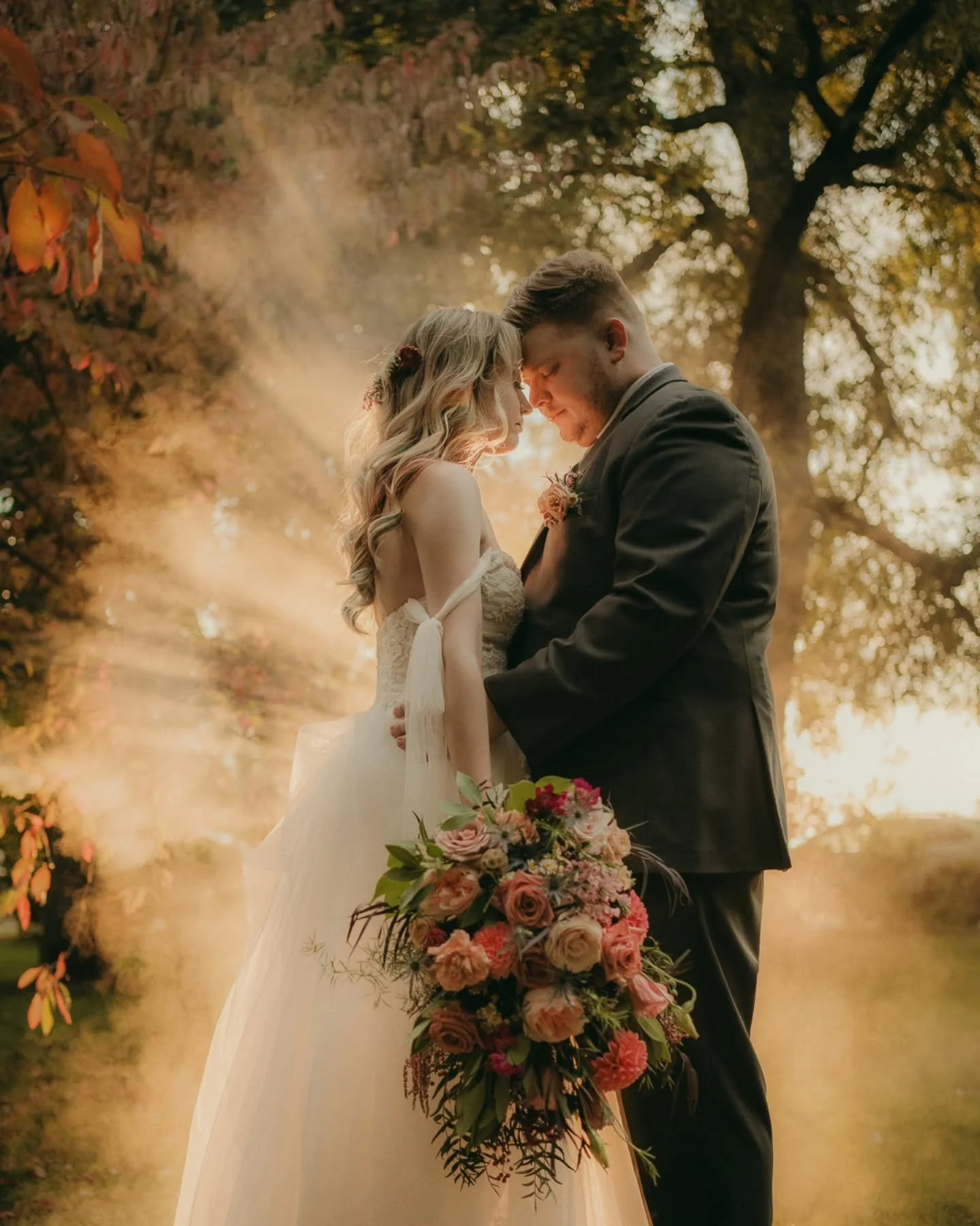 As the wedding showcase event approaches and I'm going through my old files to print images that I love and I am proud of, Autumn and Tanners wedding is one that I always seem to store in the back of my mind. How could I not? I mean , just look at th