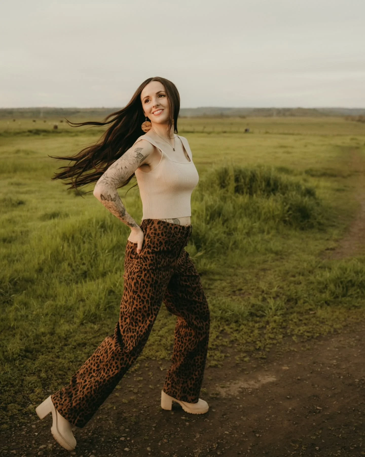 That first photo is a visual representation of what you could look like walking out of @mcandcosalon 💅🏽 💇🏽&zwj;♀️💃🏽