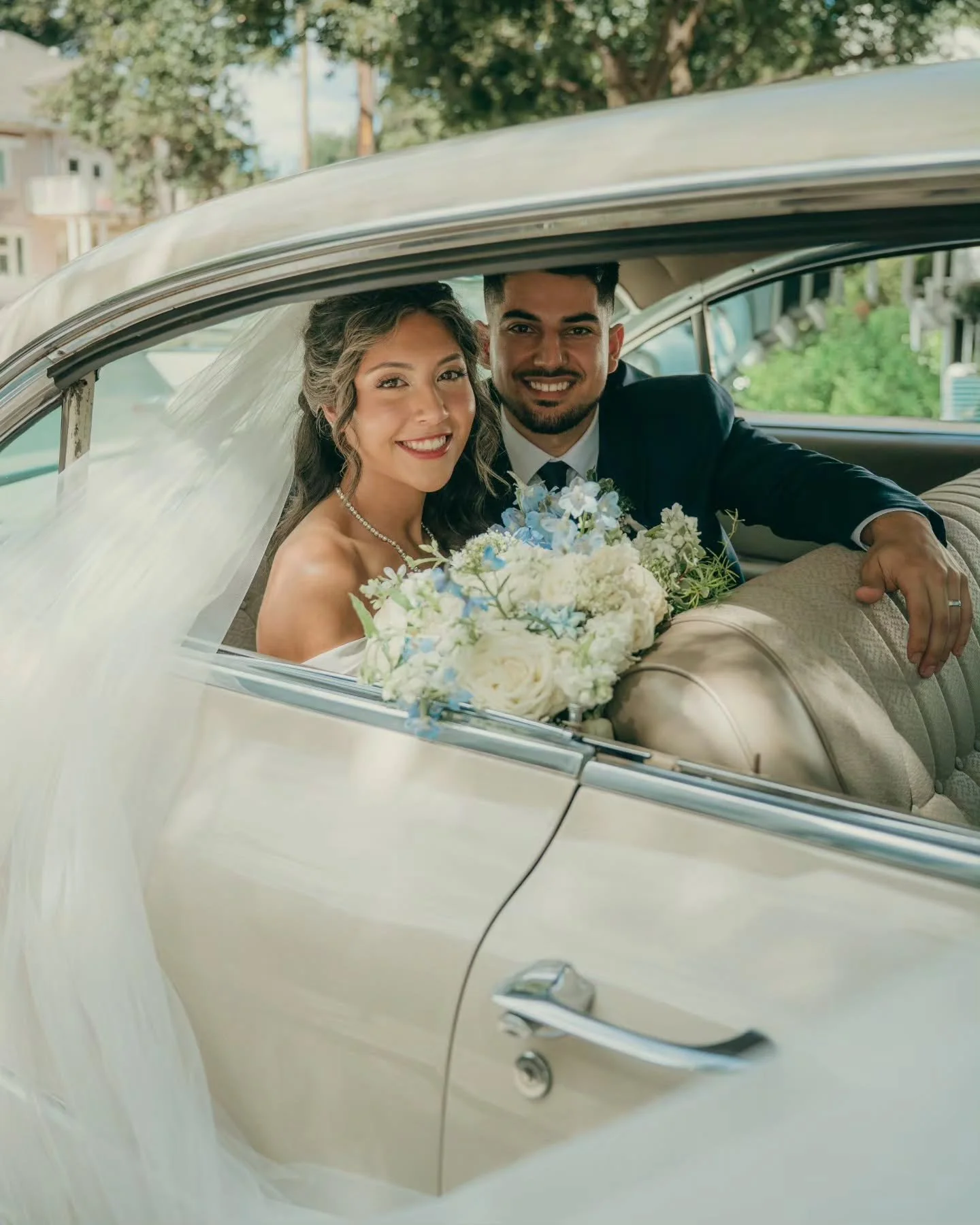 The Hernandez newlyweds ⛪️ 

@jaqueline.h_26
@estebann.hz
@thepalmschico 
@enriquez__entertainment
@cb.weddingcoordination
@onbroadwaychico 
@june.bloom.chico
@mua_gabss