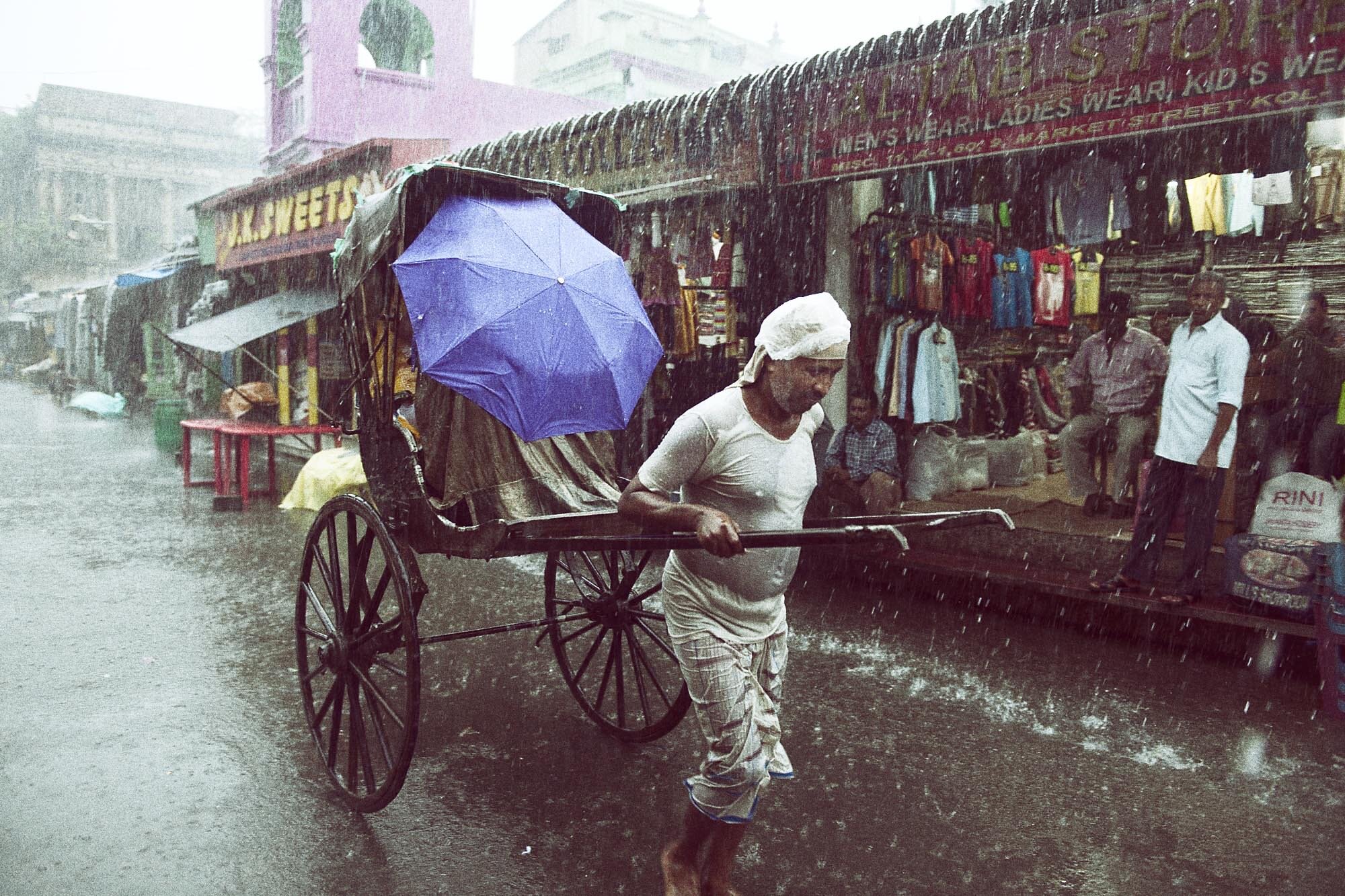 JN25_KOLKATA RICKSHAW.jpeg