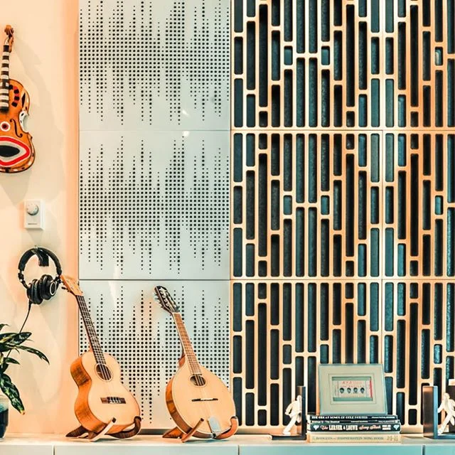 Exquisite private recording studio in Vancouver.
.
.
.
#coombeav #joelenechidesign #artnovion #artnovionfamily #soundsculpting #acoustic #acoustics #acousticdesign #audiodesign #exquisite #design #musicproduction #studios #studio #studiodesign #gear 