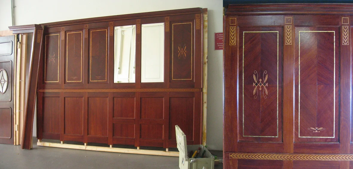 Train compartment panelling details