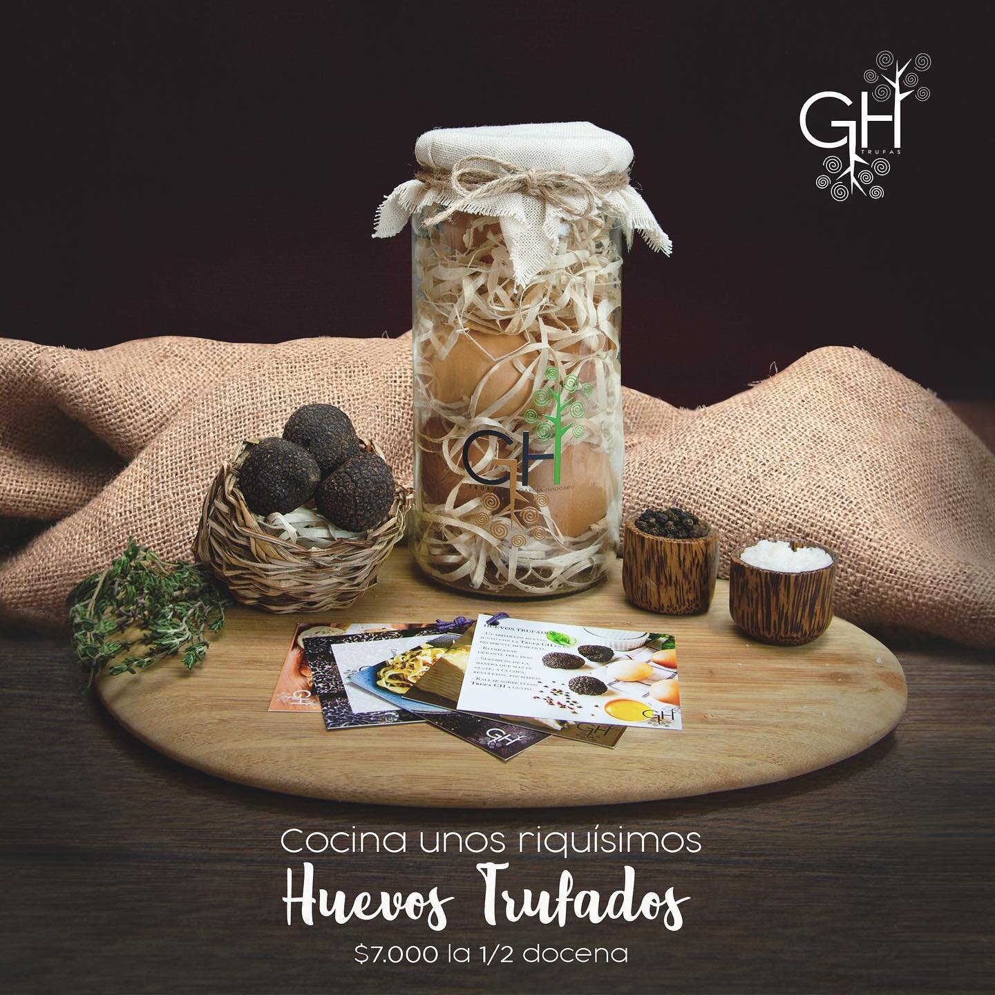 En Trufas GH vendemos deliciosos huevos frescos trufados.
Todo un manjar para el paladar !

Para reservas, visita www.trufasgh.com, escribe a contacto@trufasgh.com o al +569 94331065

#trufachilena #atchileag #trufanegra #trufanegradeinvierno #trufac