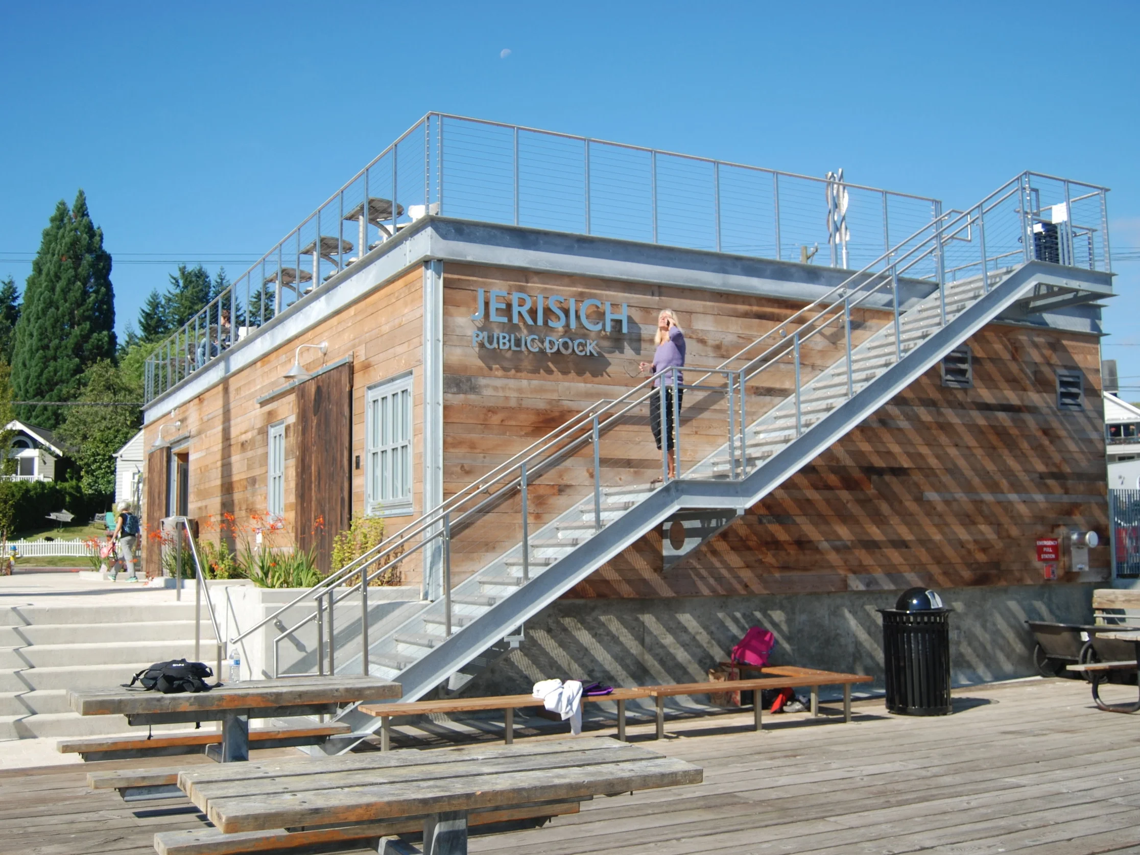 Welcome Plaza dock side.JPG