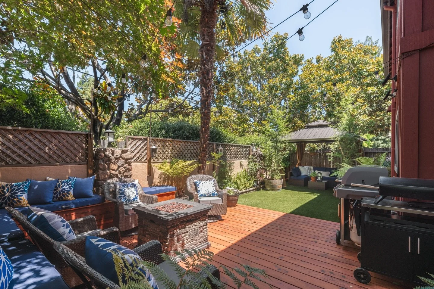NEW PRICE! &bull; Offered at $489,000 &bull; 250 W Agua Caliente Rd &bull; SONOMA 

2 Bed 2 Bath | &plusmn; 1230 SF Home 

Rare Sonoma find. Single-level. Updated. Private. And just minutes from Sonoma Plaza. This 2BD | 2BA home offers abundant natur