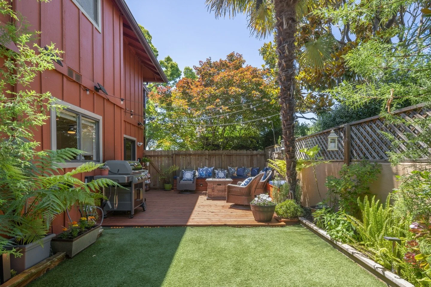 OPEN HOUSE SUN 1-3pm &bull; Offered at $489,000 &bull; 250 W Agua Caliente Rd &bull; SONOMA 

2 Bed 2 Bath | &plusmn; 1230 SF Home 

Rare Sonoma find. Single-level. Updated. Private. And just minutes from Sonoma Plaza. This 2BD | 2BA home offers abun