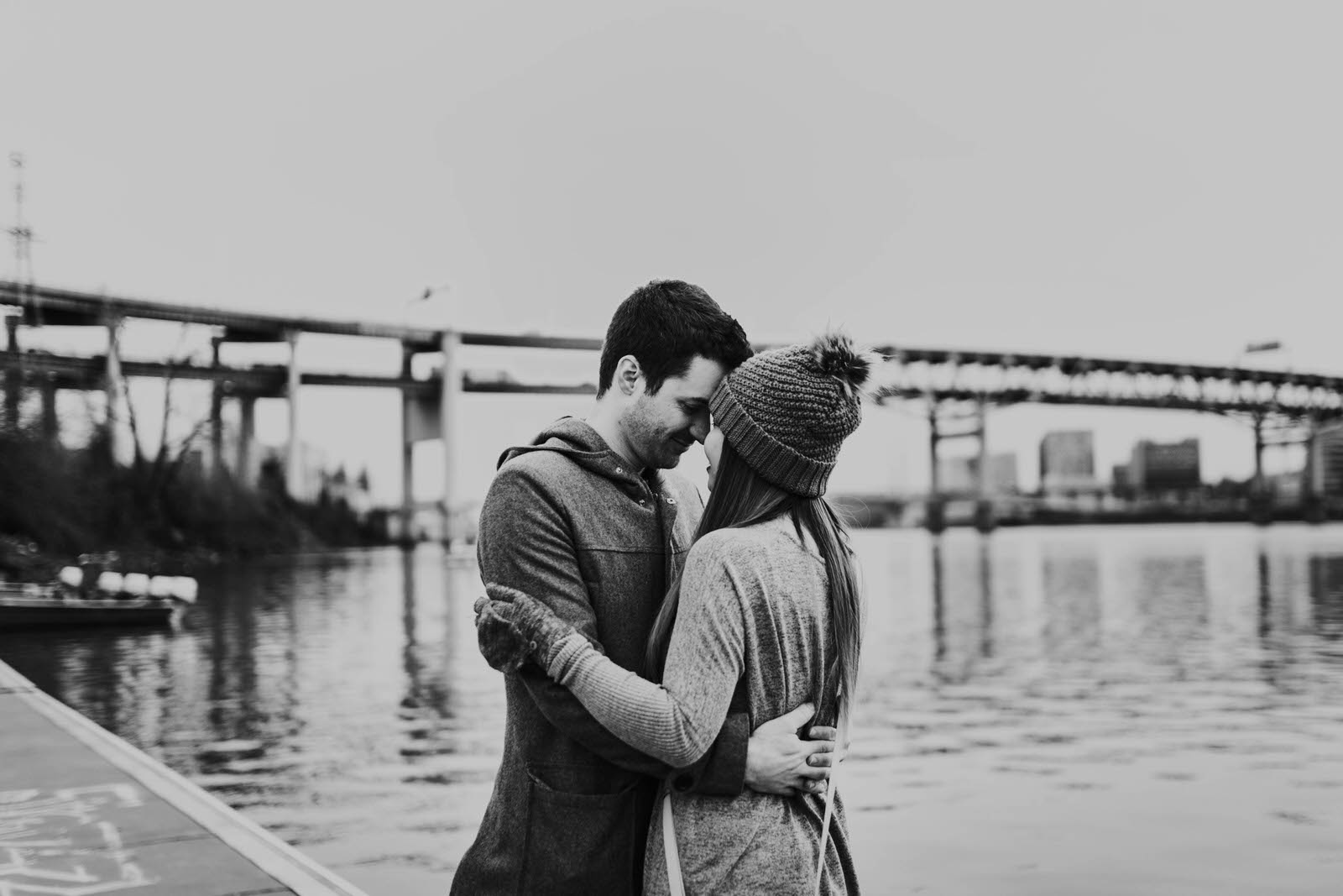 kyle and noon 90 day fiance tlc couples session portland oregon tillikum bridge crossing omsi eastback esplanade dock winter cloudy overcast reality star wedding photographer jamie carle