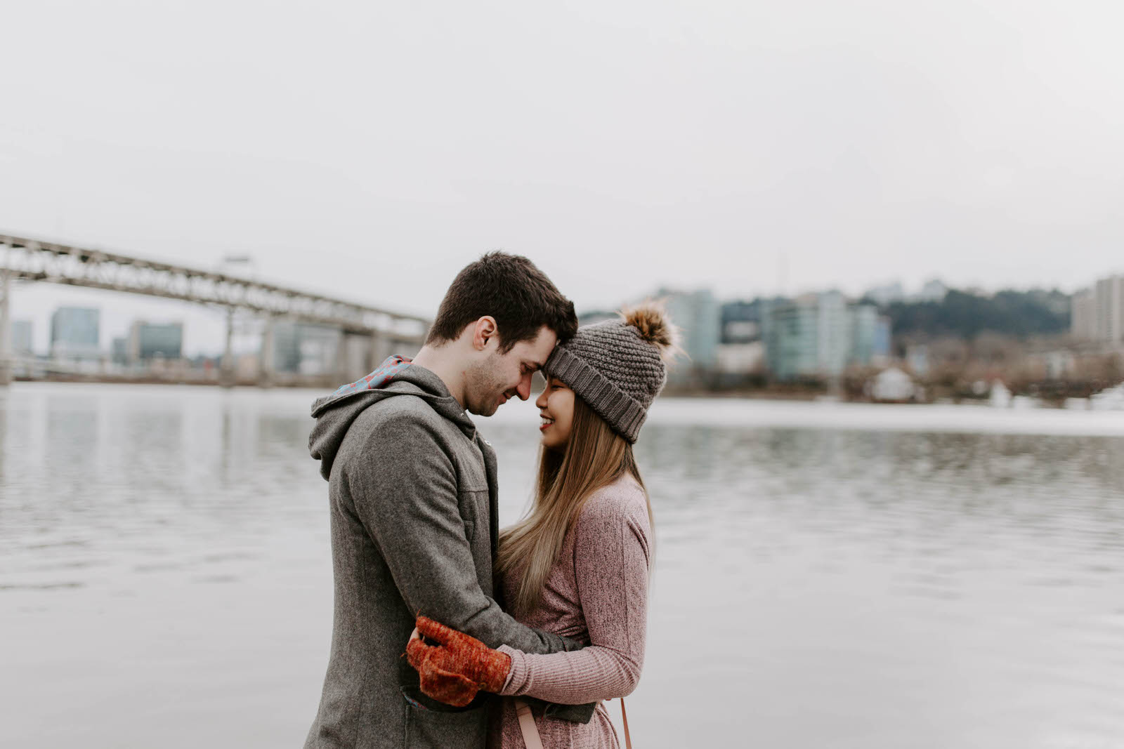 kyle and noon 90 day fiance tlc couples session portland oregon tillikum bridge crossing omsi eastback esplanade dock winter cloudy overcast reality star wedding photographer jamie carle