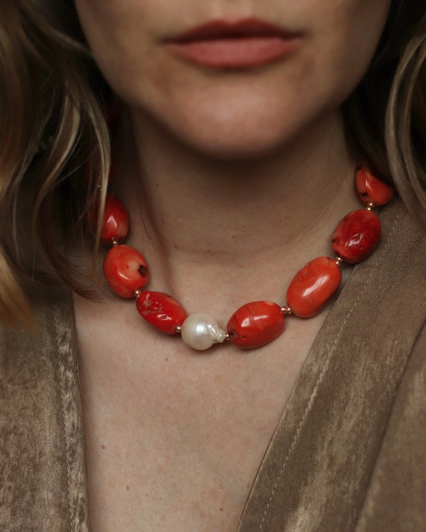 🪸 You need a statement piece. This is the one. 
Coral + Pearl with recycled silk tie. Adjustable length.

 #cirealexandria #cirealexandriajewelry #limitededitioncollection #solidbrassjewelry #statementjewelry #ofthesea #nauticaljewelry #handmadejewr