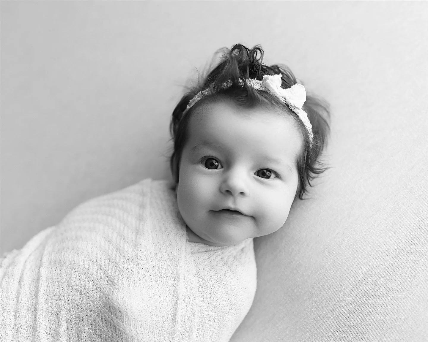 All those sweet details!! Also, she totally wins the best hair award!! 🥇 &hearts;️