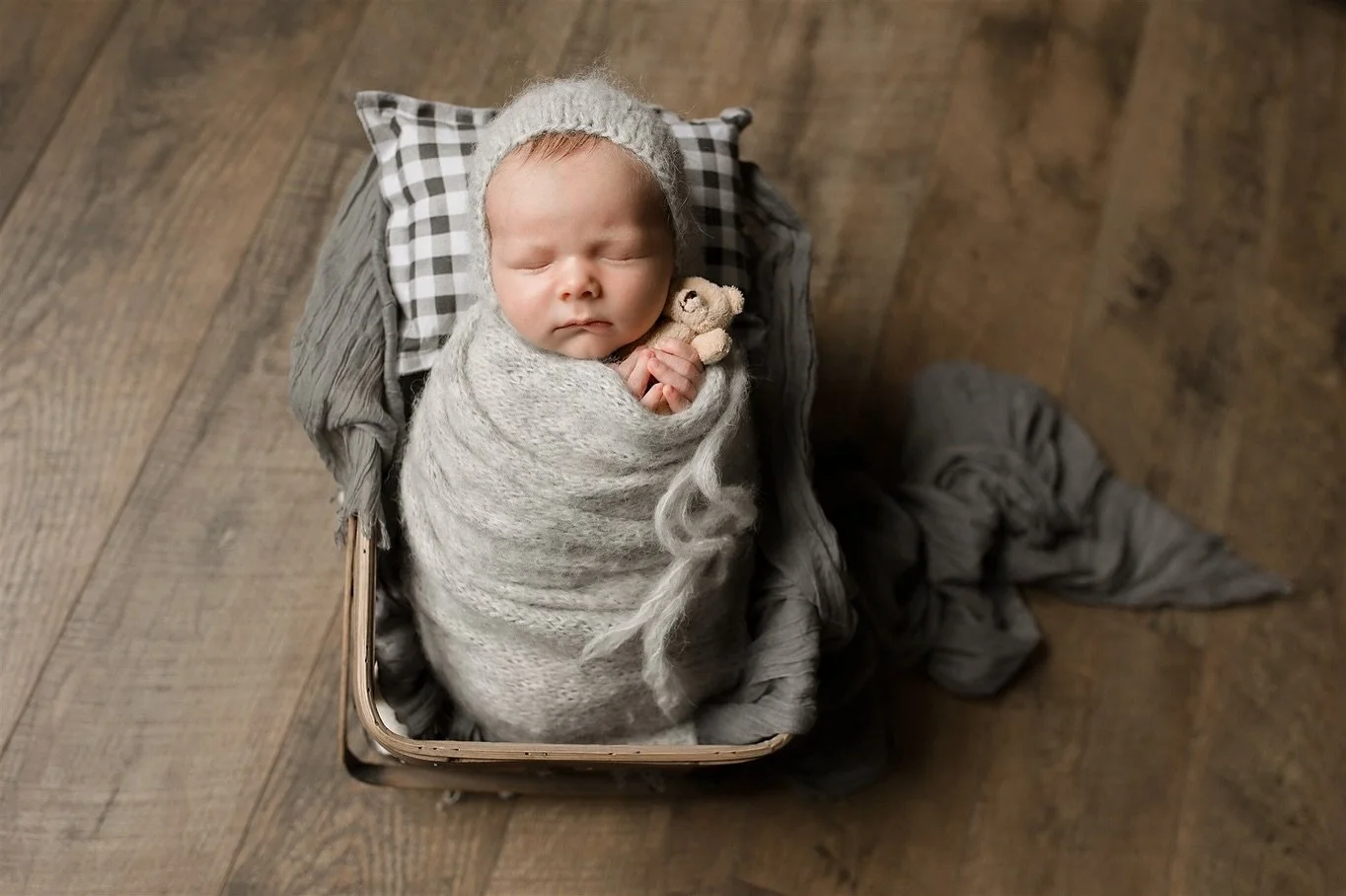 I know I&rsquo;ve been MIA lately. My daughter and her husband have been moving out of the studio space. Because they were staying in the studio, I have been doing newborn sessions in clients homes. It has been so sweet to be invited in to such a sac