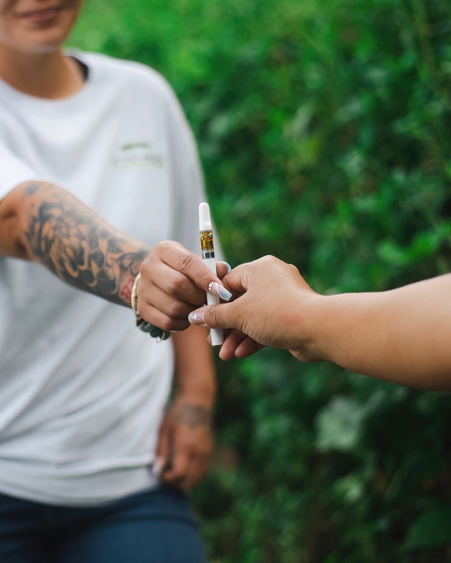 🌞🌱 Good morning Hawaiʻi Island!

It&rsquo;s Thursday at Ethos and you know what that means! 😶&zwj;🌫️

In frame: @summer.kd.21 / @michaelahiileii 
📸 By: @cmolinasandy 

Stay green, friends.

#staygreen #bigisland #329hawaii #grownnotflown #waimea