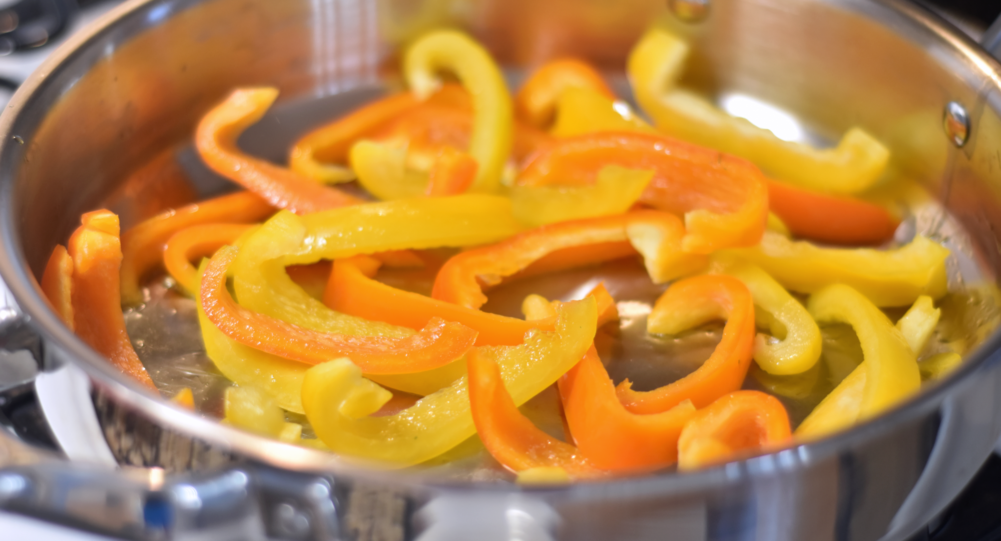 Bell Peppers in Pan_v01.png