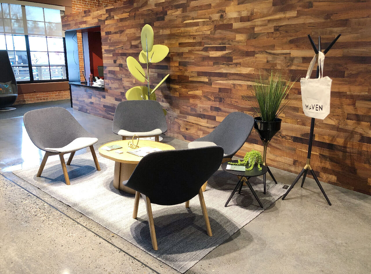 15_Botanica_Offices_Showroom_Totem.jpg