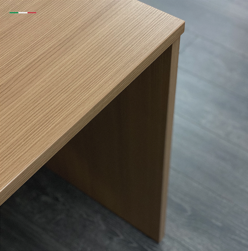 VENETO COLLECTION Desk Details4.png